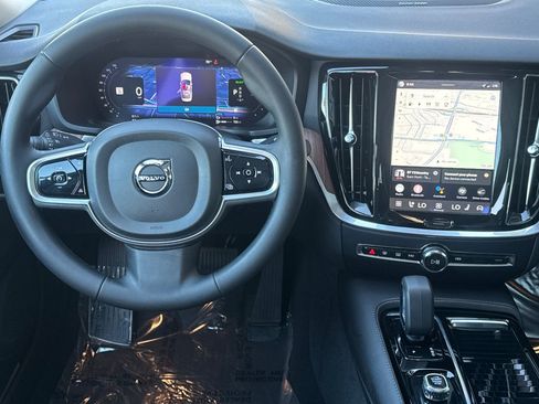 Used 2023 Volvo S60 T8 Plus w/ Climate Package image 15