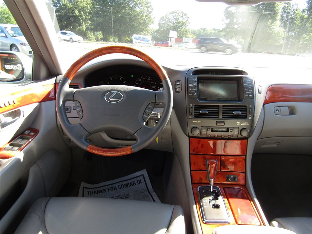 Used 2001 Lexus LS 430 RWD image 22