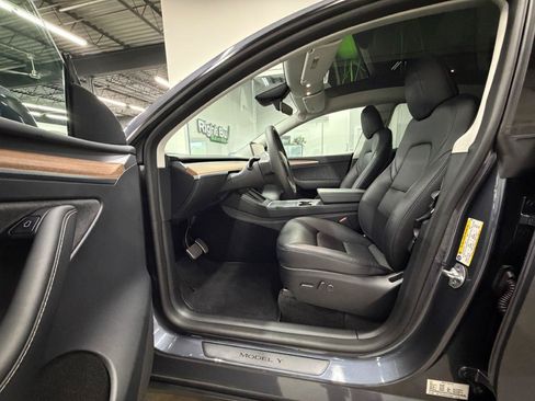 Used 2023 Tesla Model Y Long Range AWD/4WD image 8