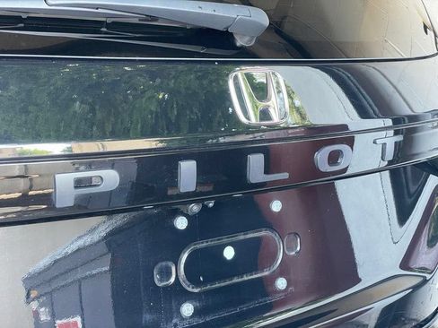 Used 2023 Honda Pilot Elite image 29