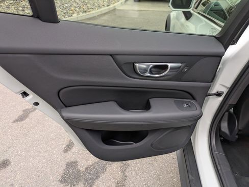 Certified 2025 Volvo V60 B5 Cross Country Plus image 30