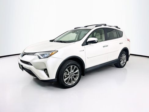 Used 2017 Toyota RAV4 Limited image 3