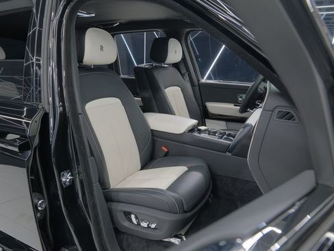 Used 2023 Rolls-Royce Cullinan image 41
