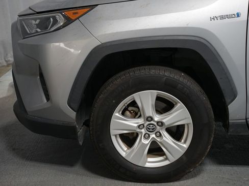 Used 2019 Toyota RAV4 XLE image 5