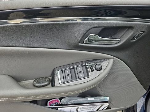 Used 2019 Chevrolet Impala LT w/ Sunroof and Spoiler Package FWD image 12