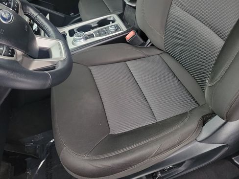 Used 2023 Ford Explorer XLT image 19