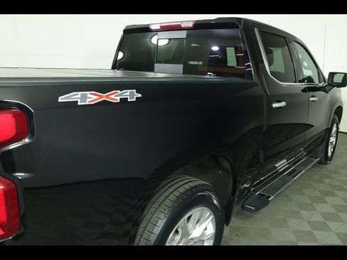 Used 2020 Chevrolet Silverado 1500 LTZ w/ LTZ Premium Package image 22