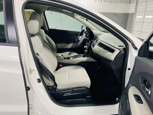 Used 2021 Honda HR-V LX image 32