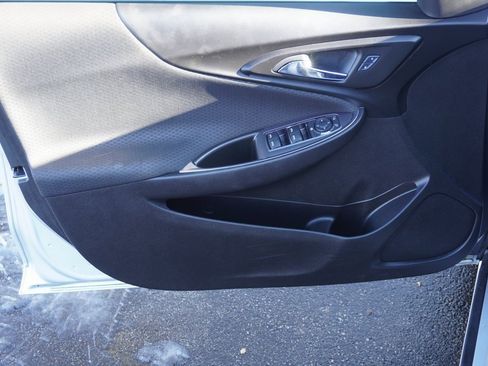 Used 2016 Chevrolet Malibu LT image 8