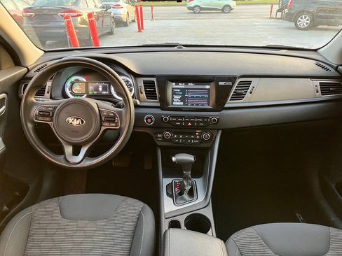 Used 2019 Kia Niro LX FWD image 5