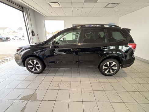 Used 2018 Subaru Forester 2.5i Premium w/ All-Weather Package image 2