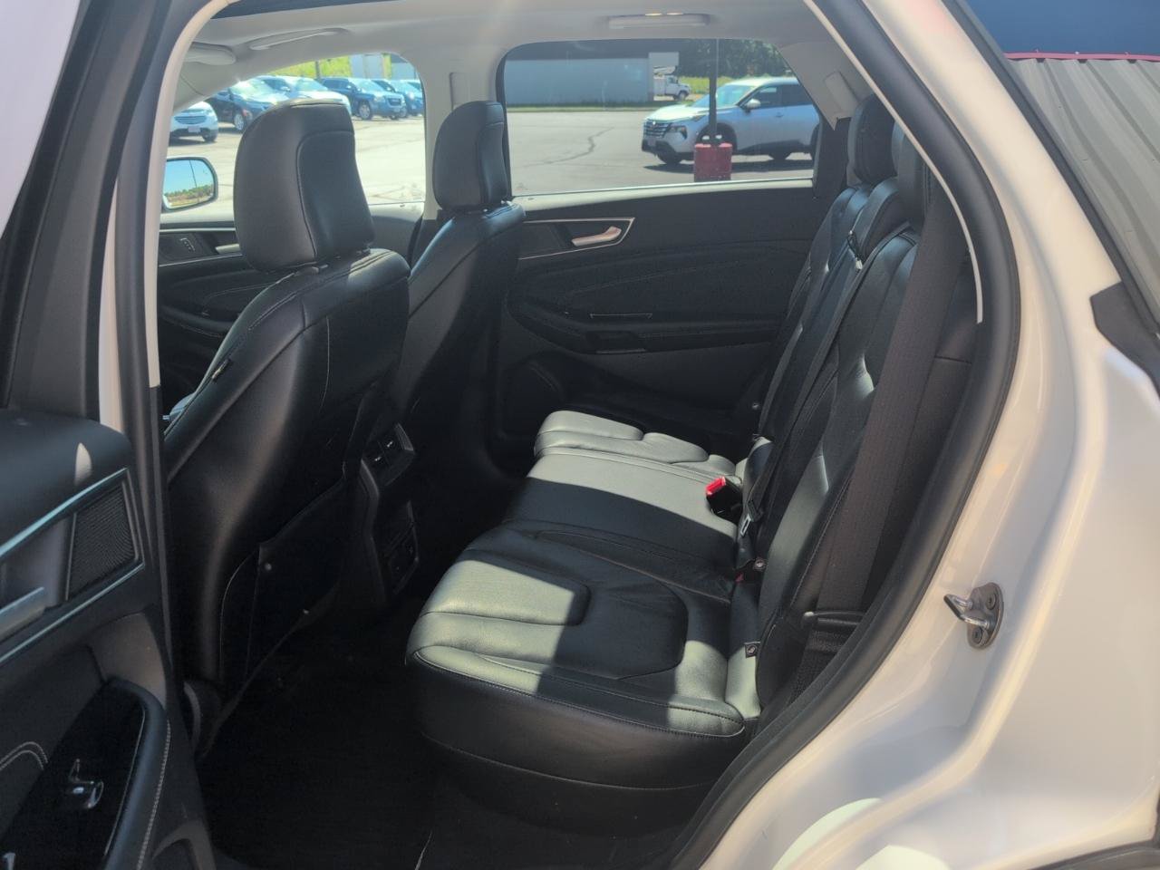 Used 2020 Ford Edge Titanium w/ Cargo Accessory Package AWD/4WD image 10