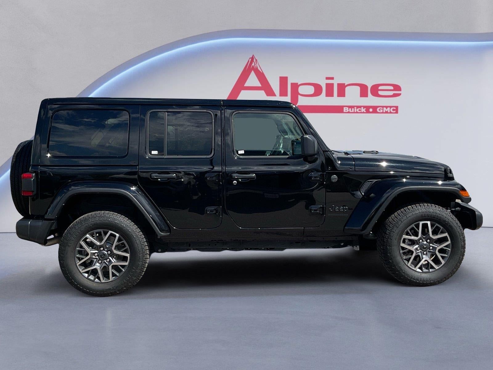 Used 2025 Jeep Wrangler Unlimited Sahara AWD/4WD image 6
