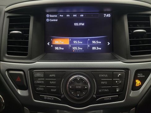 Used 2018 Nissan Pathfinder SL image 25