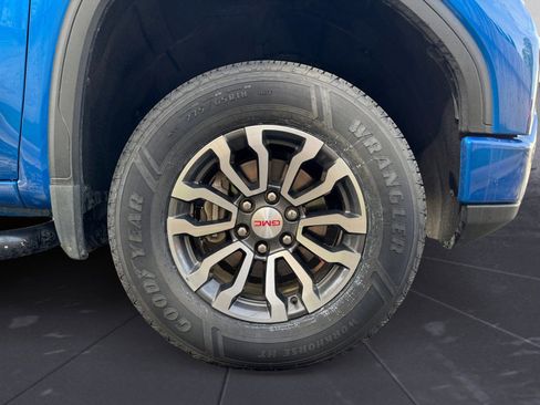 Used 2023 GMC Sierra 1500 AT4 w/ Technology Package AWD/4WD image 14