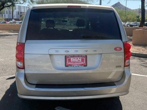 Used 2016 Dodge Grand Caravan SE w/ Quick Order Package 29E SE FWD image 4