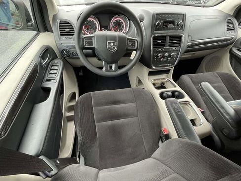 Used 2014 Dodge Grand Caravan SXT FWD image 12