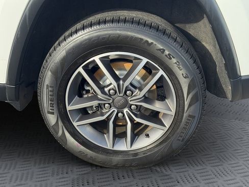 Used 2020 Jeep Grand Cherokee Limited image 27