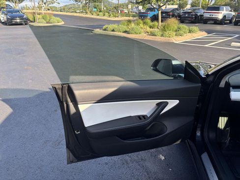 Used 2018 Tesla Model 3 Performance AWD/4WD image 9