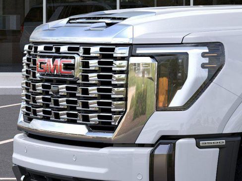 New 2026 GMC Sierra 3500 Denali w/ Denali Reserve Package image 13