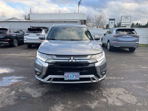 Used 2022 Mitsubishi Outlander LE image 3