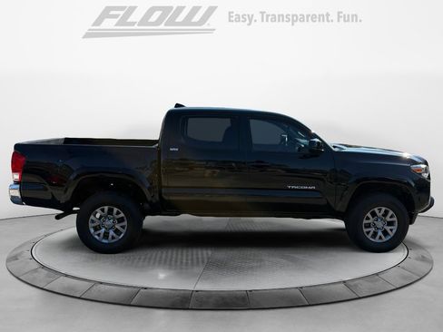 Used 2017 Toyota Tacoma SR5 w/ Tow Package image 10