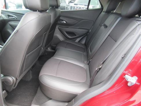Used 2022 Buick Encore Preferred w/ Safety Package FWD image 33