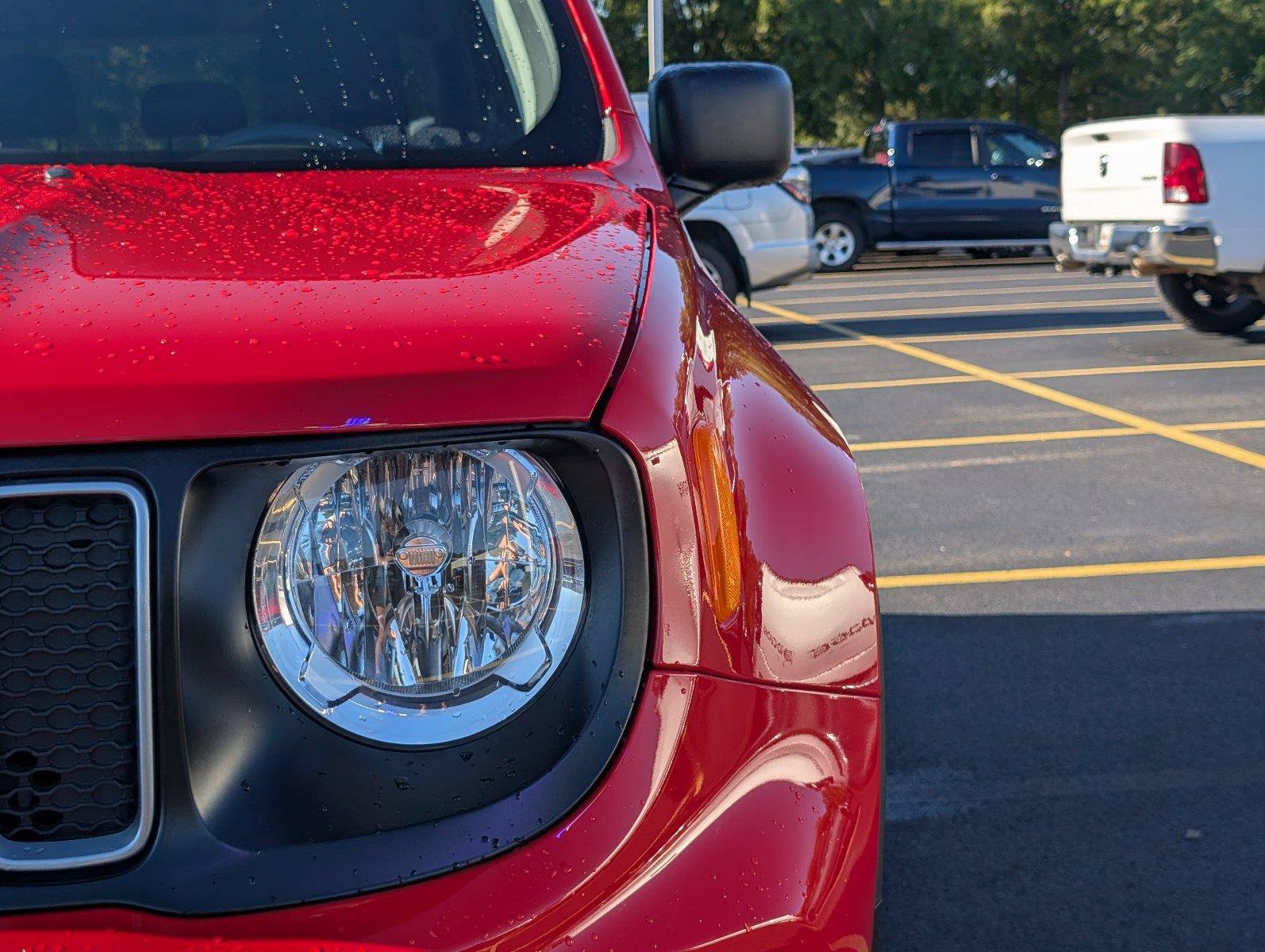 Used 2023 Jeep Renegade Latitude AWD/4WD image 12