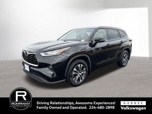 Used 2020 Toyota Highlander XLE image 4