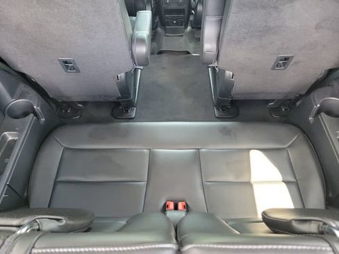 Used 2022 Ford Explorer XLT w/ Equipment Group 202A RWD image 12