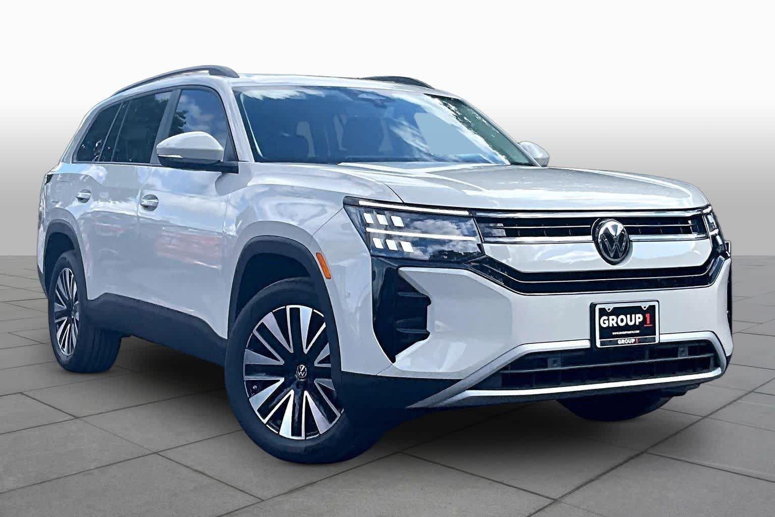 New 2027 Volkswagen Atlas SE FWD image 2