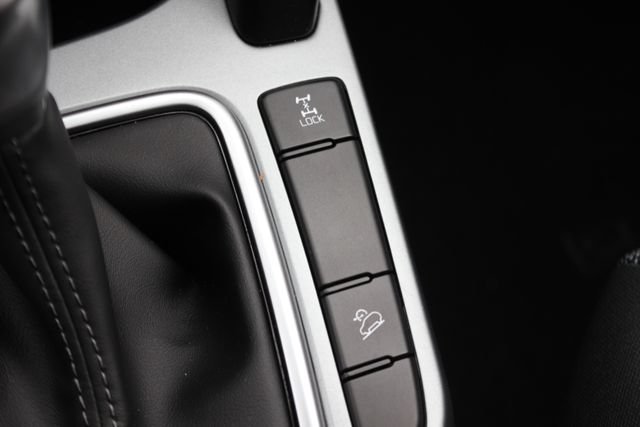 Used 2025 Kia Seltos LX AWD/4WD image 11