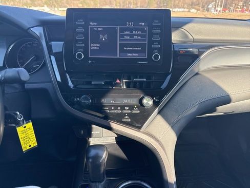 Used 2024 Toyota Camry SE image 20