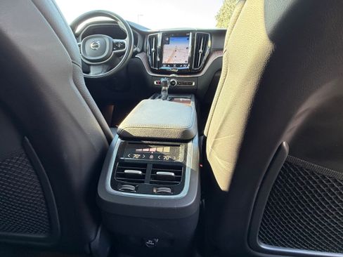 Used 2020 Volvo XC60 T6 Inscription w/ Protection Package Premier image 14