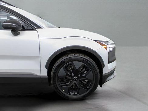 New 2026 Volvo EX30 Cross Country Ultra w/ Protection Package Premier image 34