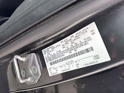 Used 2019 Ford Escape SE image 34