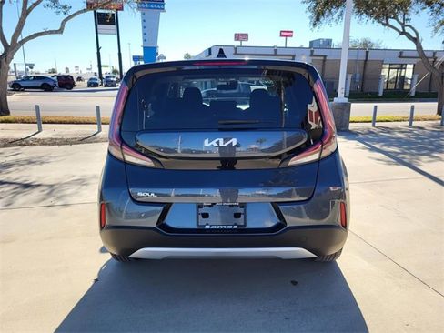 Used 2025 Kia Soul LX w/ LX Technology Package image 15
