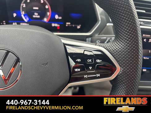 Used 2023 Volkswagen Tiguan SE R-Line image 19