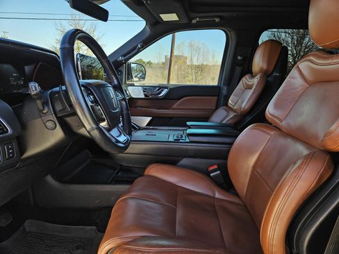 Used 2020 Lincoln Navigator Reserve w/ Luxury Package image 10