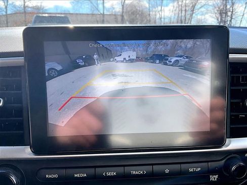 Used 2020 Hyundai Venue SEL image 18