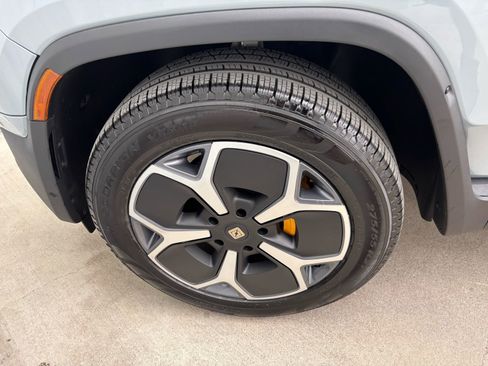 Used 2023 Rivian R1S Adventure image 12