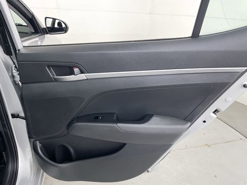 Used 2019 Hyundai Elantra SE w/ Cargo Package image 21