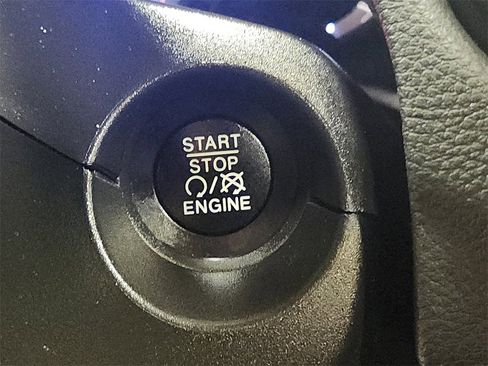 Used 2019 Jeep Compass Altitude image 23