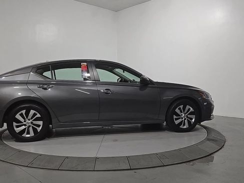 Certified 2025 Nissan Altima 2.5 S FWD image 8