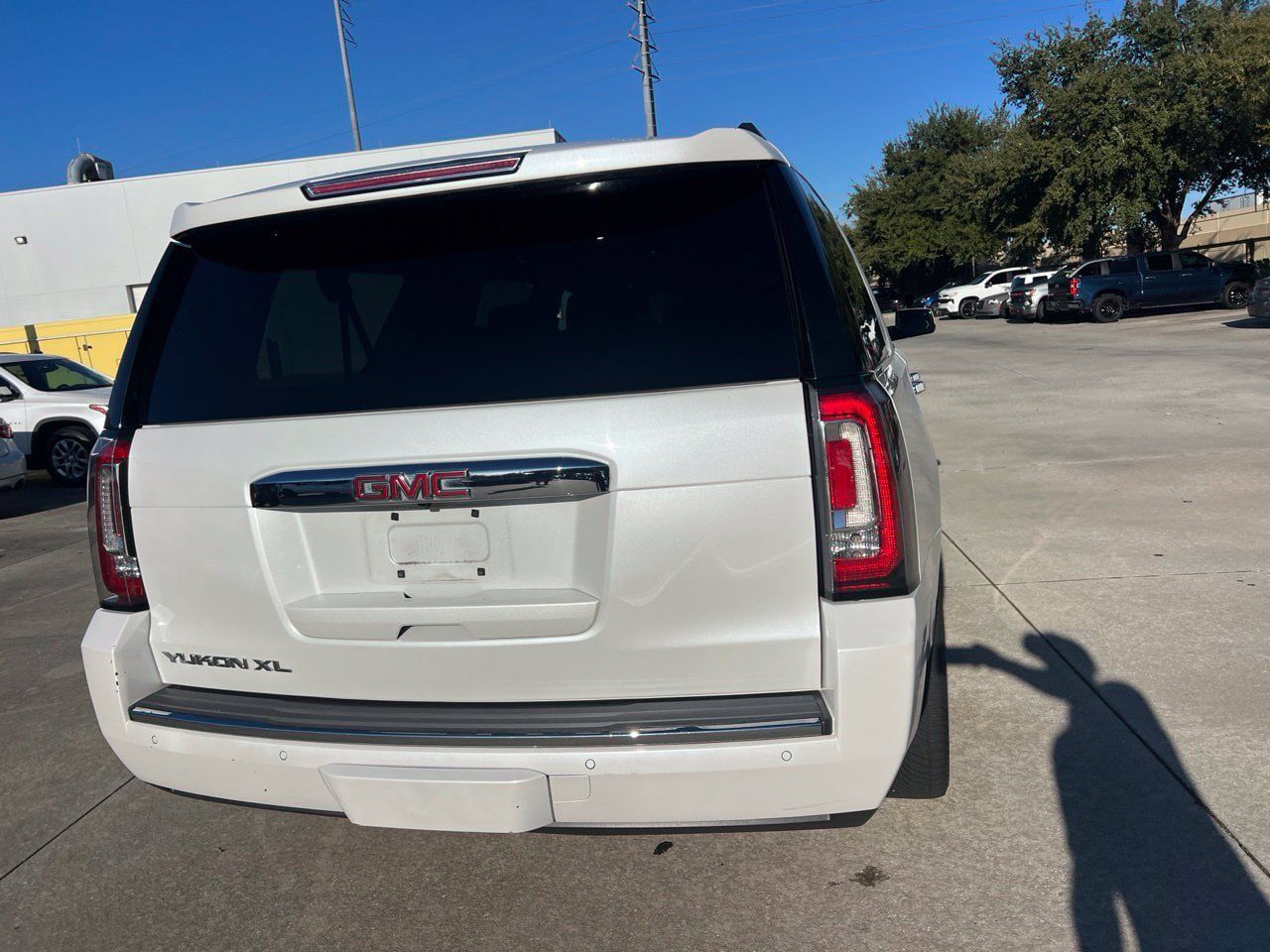 Used 2020 GMC Yukon XL Denali w/ Denali Ultimate Package AWD/4WD image 9