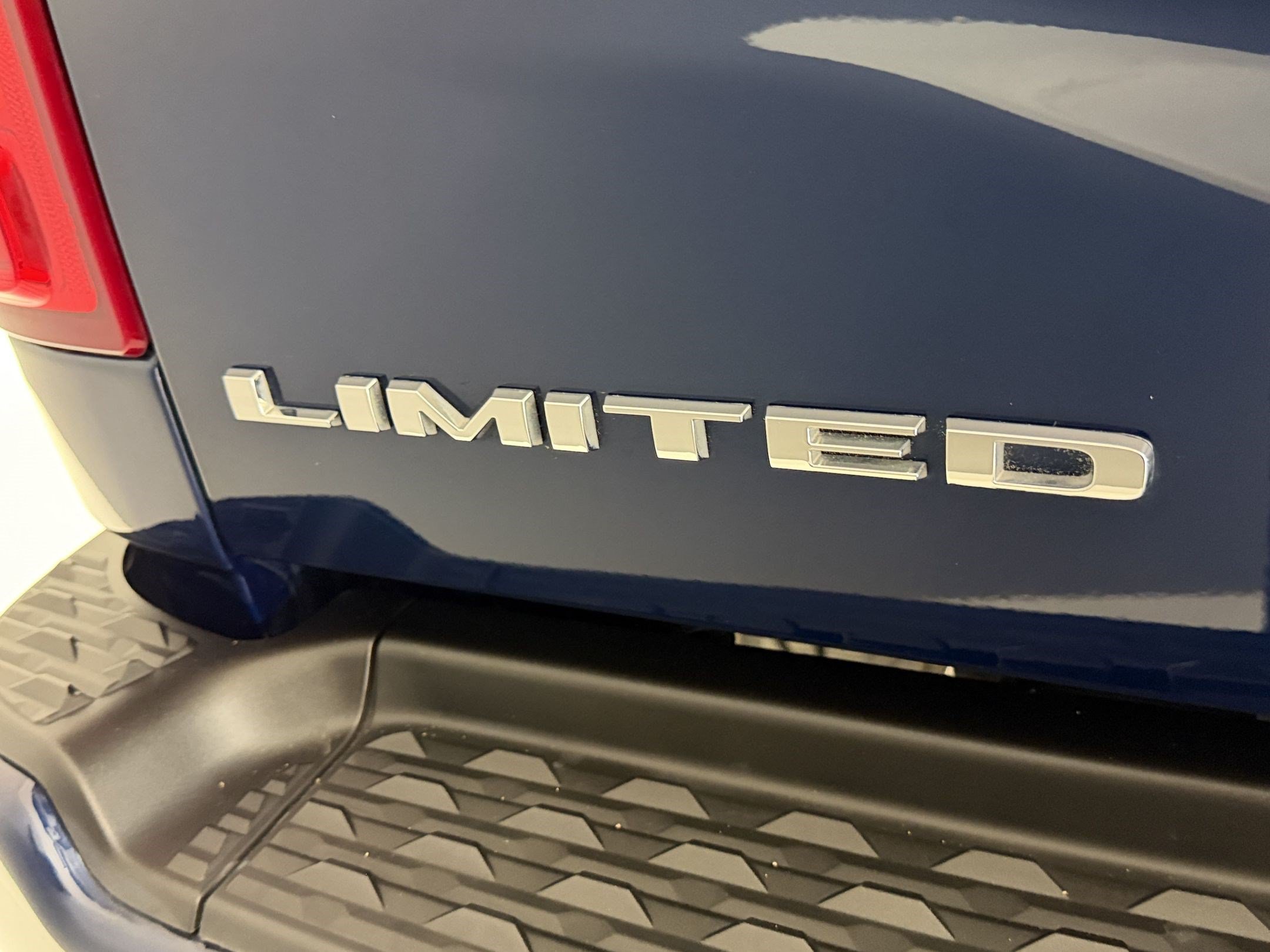Used 2020 RAM 2500 Limited w/ Safety Group AWD/4WD image 34