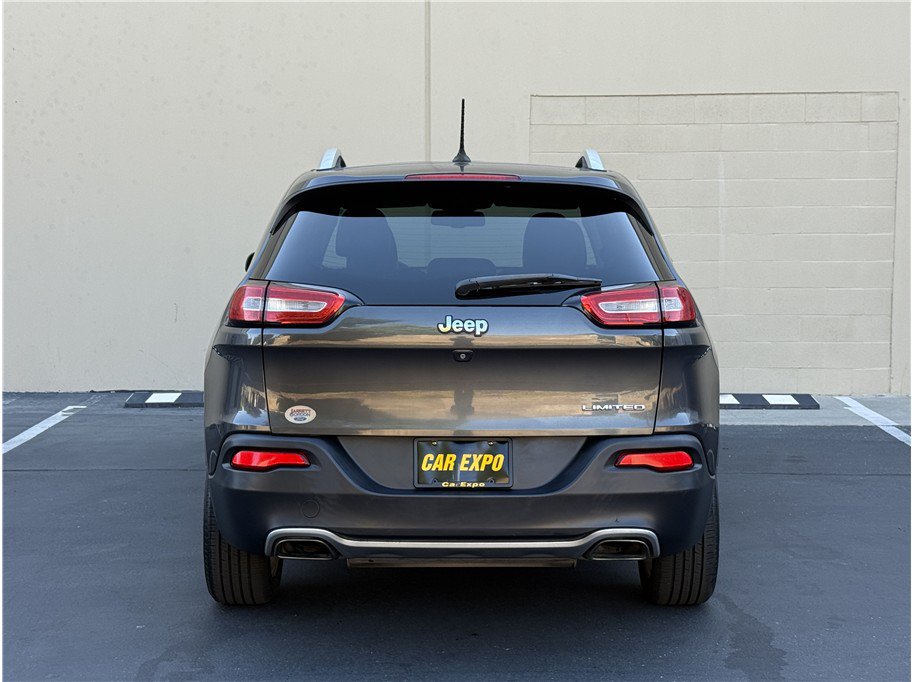 Used 2015 Jeep Cherokee Limited w/ Luxury Group FWD image 4