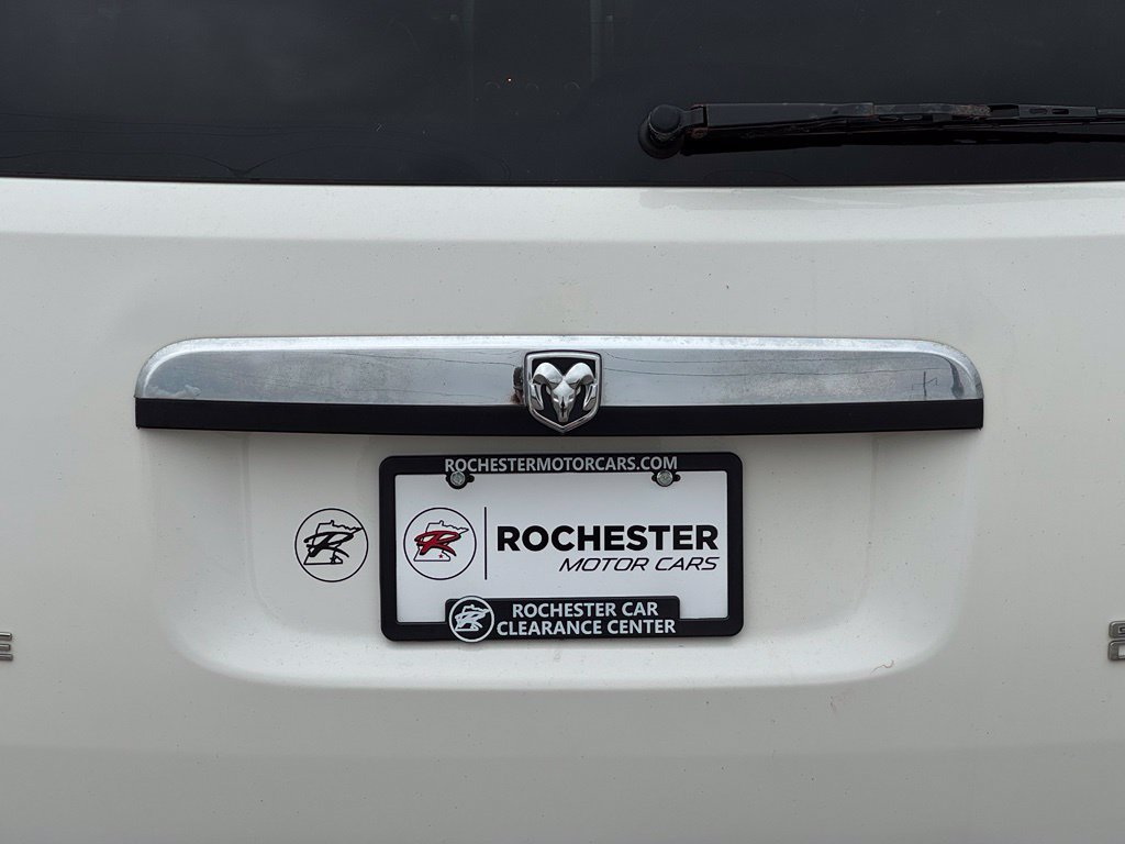 Used 2010 Dodge Grand Caravan SXT FWD image 38
