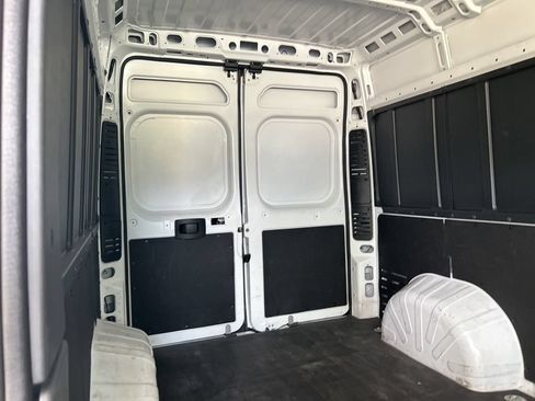 Used 2025 RAM ProMaster 2500 w/ Convenience Group FWD image 32