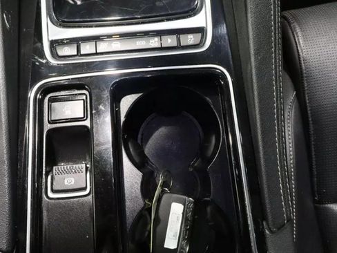 Used 2020 Jaguar F-PACE S image 24
